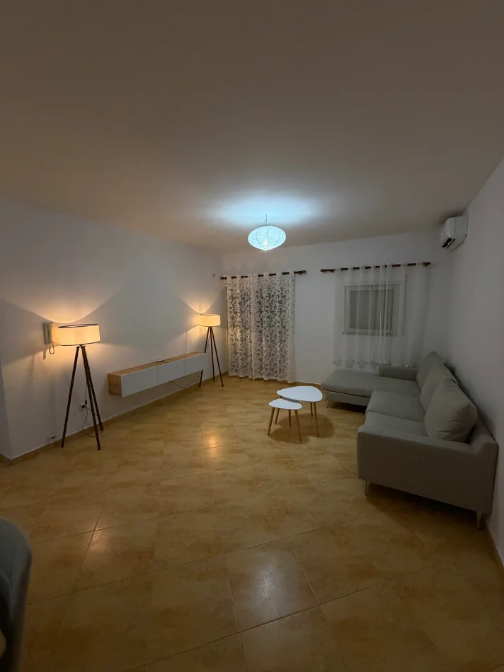 Tirane, jepet me qera apartament 2+1 , 105 m² 750 € (Don bosco)