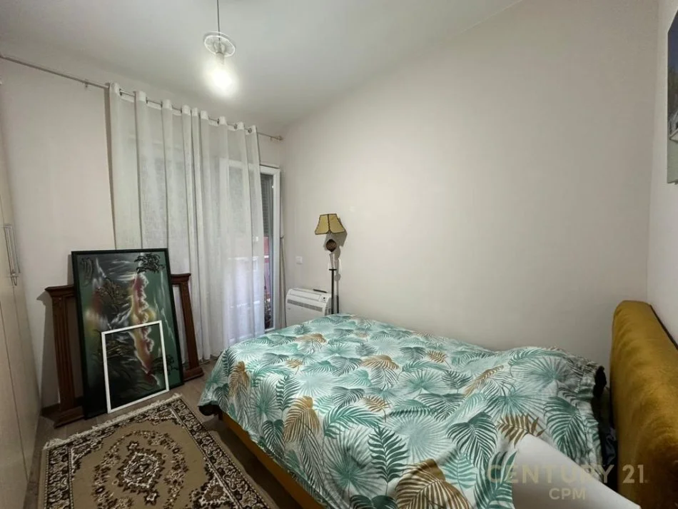 Tirane, jepet me qera apartament 2+1 Kati 4, 95 m² 800 € (Rr. Kosovareve)