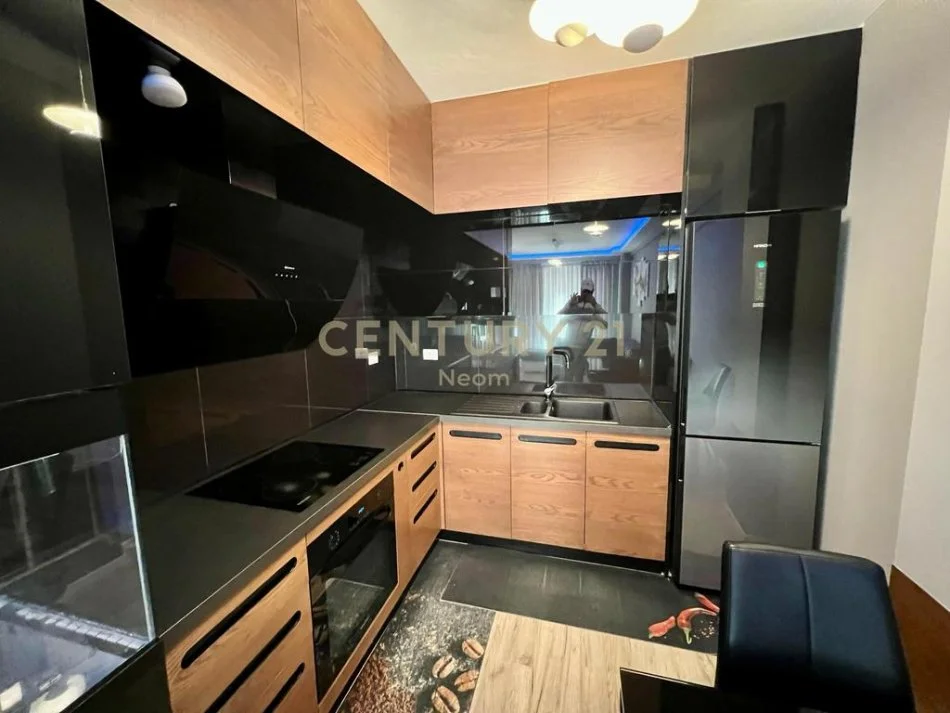 Tirane, shitet apartament 2+1 Kati 2, 87 m² 118.000 € (Astir)