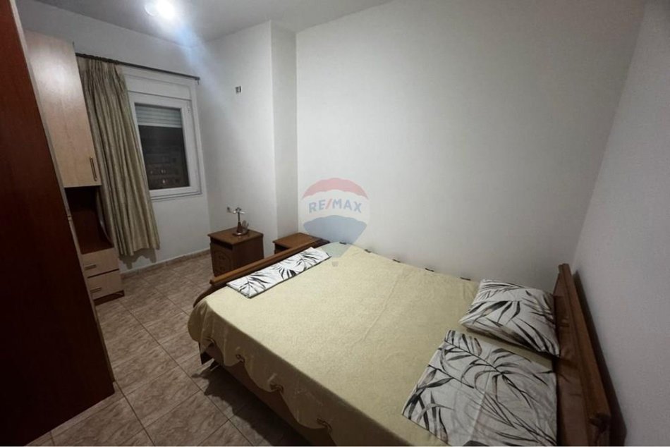Tirane, jepet me qera apartament 2+1 Kati 3, 120 m² 550 € (Rruga Shkelqim Fusha)