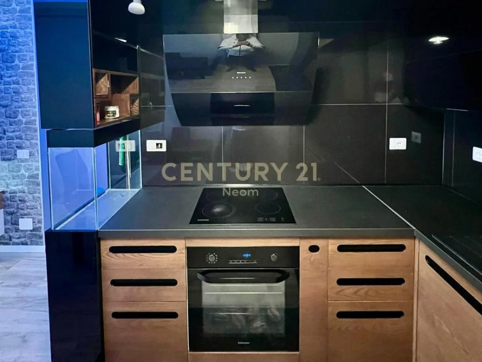 Tirane, shitet apartament 2+1 Kati 2, 87 m² 118.000 € (Astir)