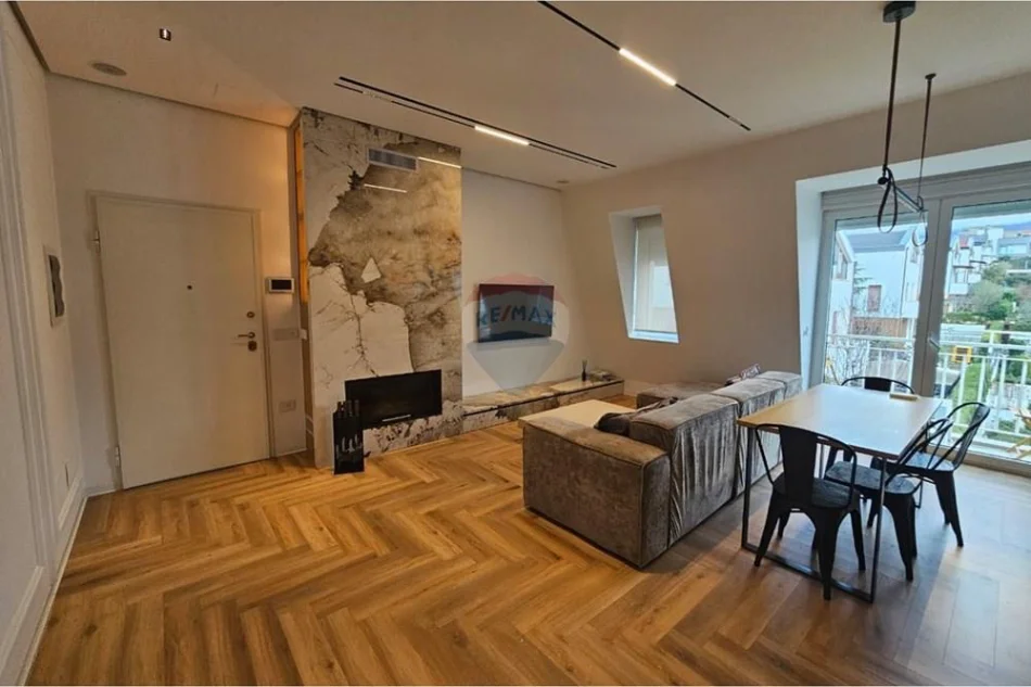 Tirane, jepet me qera 2+1 , 115 m² 1.900 € (Joy Rezidence)