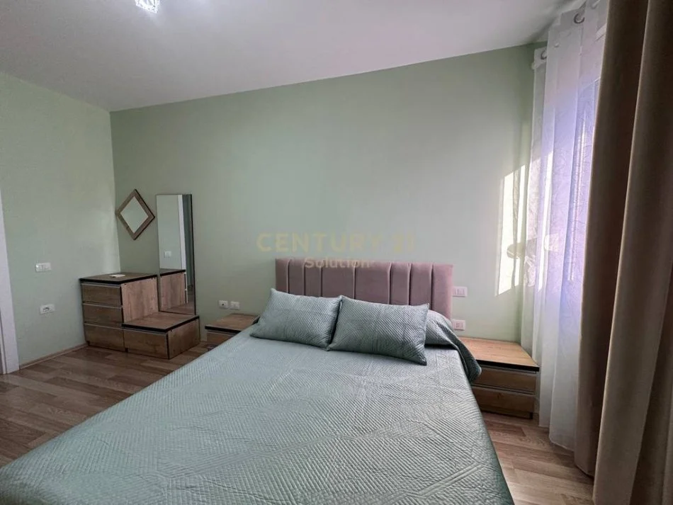 Tirane, jepet me qera apartament 1+1 Kati 3, 67 m² 700 € 