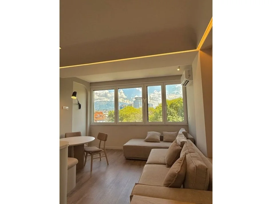 Tirane, jepet me qera apartament 1+1 Kati 7, 70 m² 1.000 € 