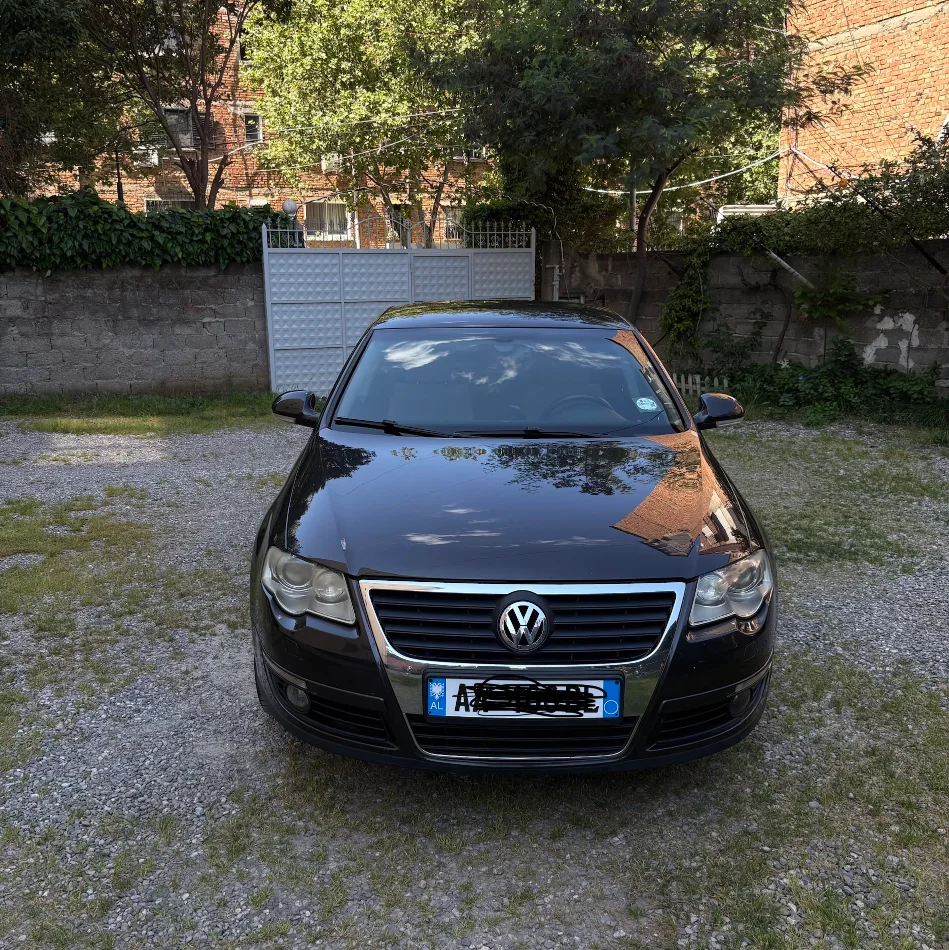 Tirane, shitet makine Volkswagen Passat Nafte, kafe automatik Klima 297.000 km 4.500 €