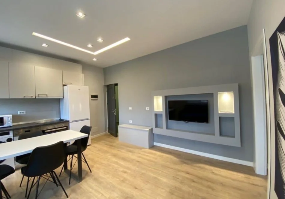 Tirane, jepet me qera apartament 1+1+Ballkon Kati 2, 500 € (Fakulteti i Inxhinierise se Ndertimit, 21 Dhjetori)