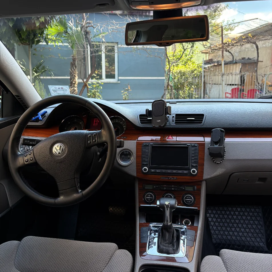 Tirane, shitet makine Volkswagen Passat Nafte, kafe automatik Klima 297.000 km 4.500 €