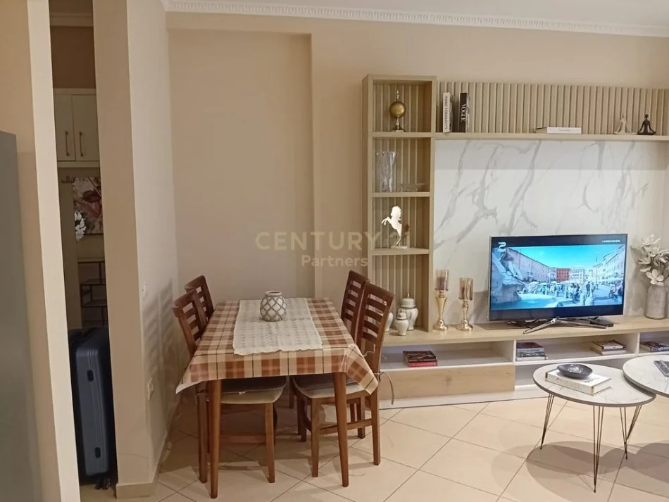 Shqiperi, jepet me qera apartament 1+1 Kati 6, 63 m² 600 € 