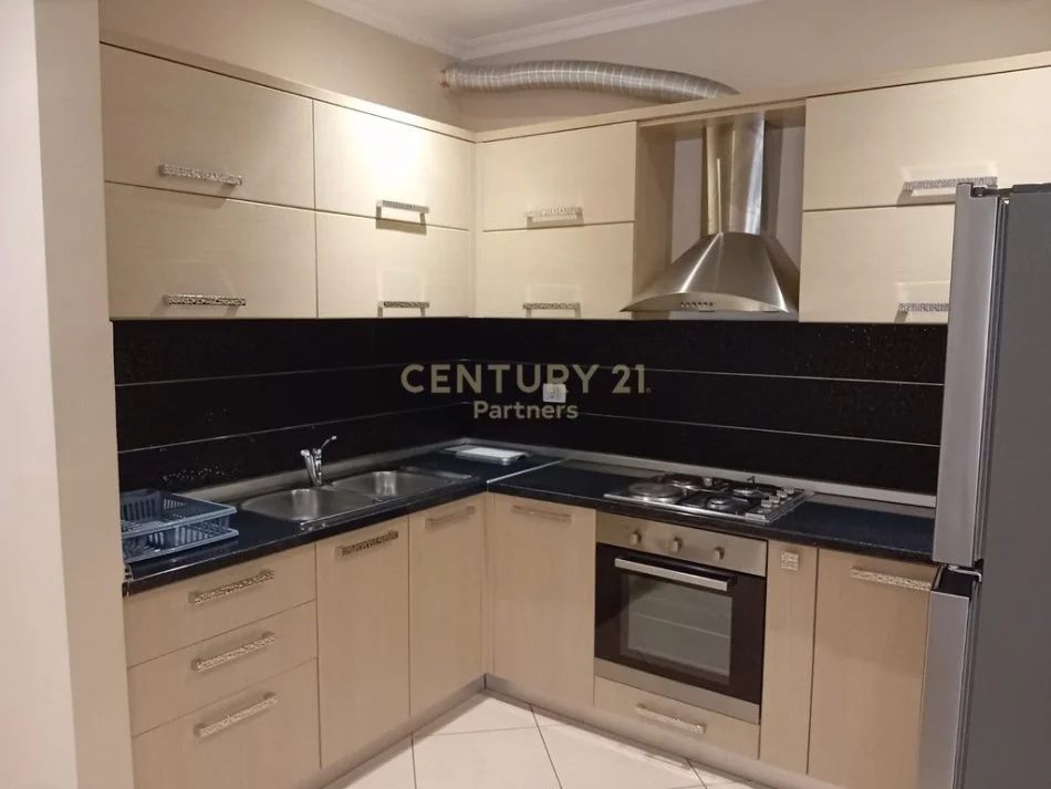 Shqiperi, jepet me qera apartament 1+1 Kati 6, 63 m² 600 € 