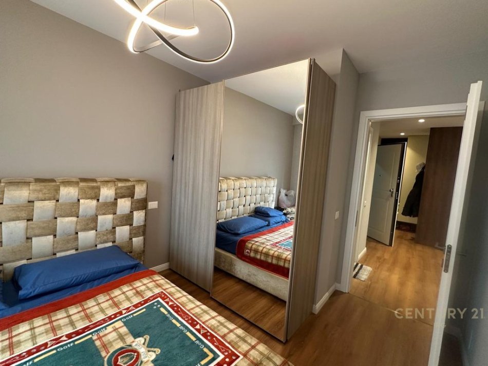 Tirane, jepet me qera apartament 1+1 Kati 2, 65 m² 650 € 