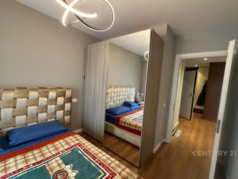 Tirane, jepet me qera apartament 1+1 Kati 2, 65 m² 650 € 