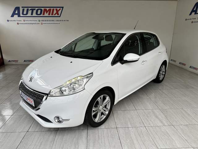 Tirane, shes makine Peugeot 208 Viti 2012, 6.600