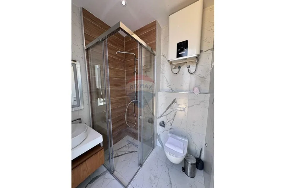 Tirane, jepet me qera 2+1 , 104 m² 900 € (Myslym Shyri)
