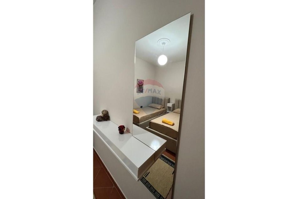 Tirane, jepet me qera apartament 2+1+Ballkon Kati 7, 75 m² 800 € (Rruga Sami Frasheri)