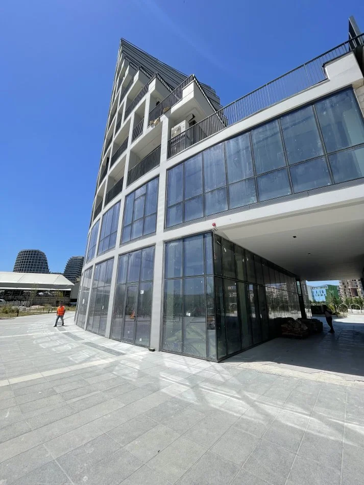 Tirane, jepet me qera ambjent biznesi Kati 0, 114 m² 2.600 € (RRUGA KOSOVAREVE , LAKE VIEW)