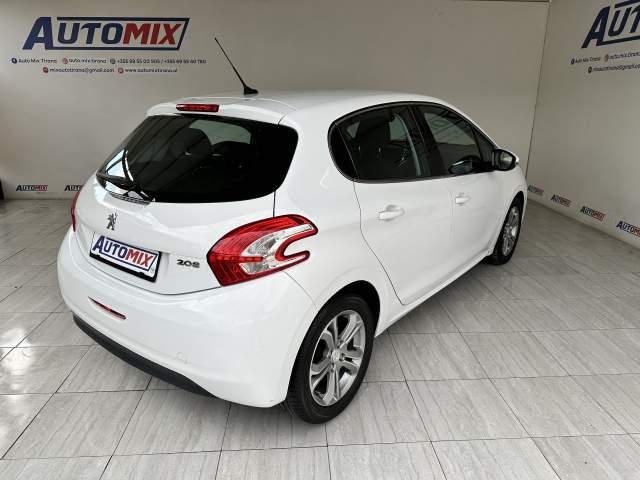 Tirane, shes makine Peugeot 208 Viti 2012, 6.600