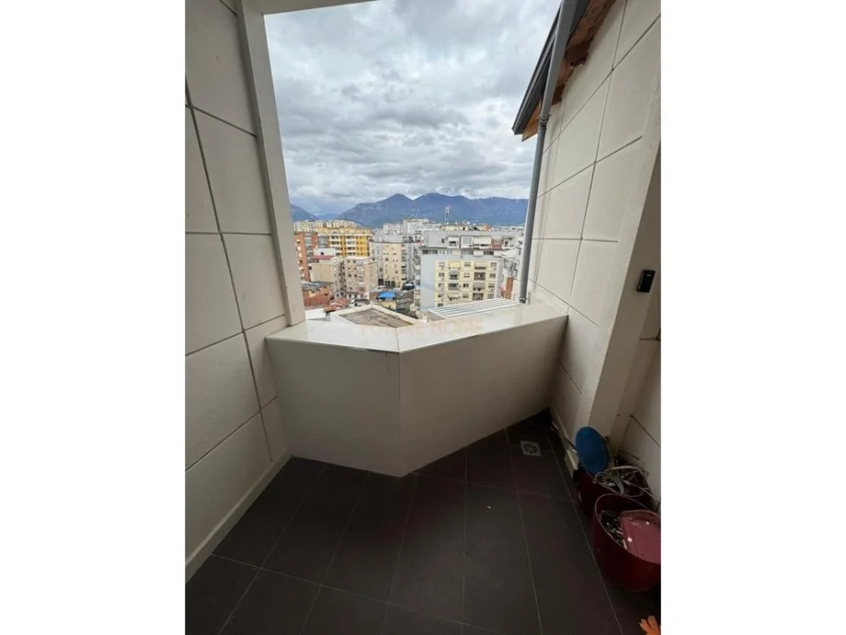Tirane, jepet me qera apartament Kati 8, 80 m² 1.000 €