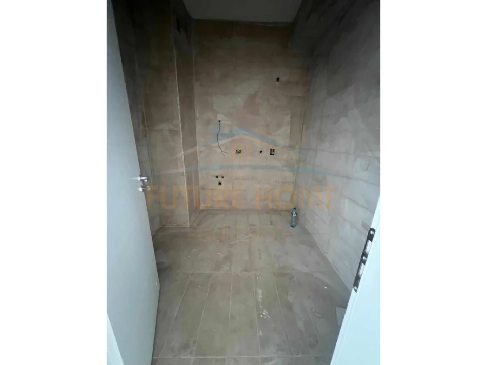 jepet me qera apartament Kati 8, 101 m² 1.000 €