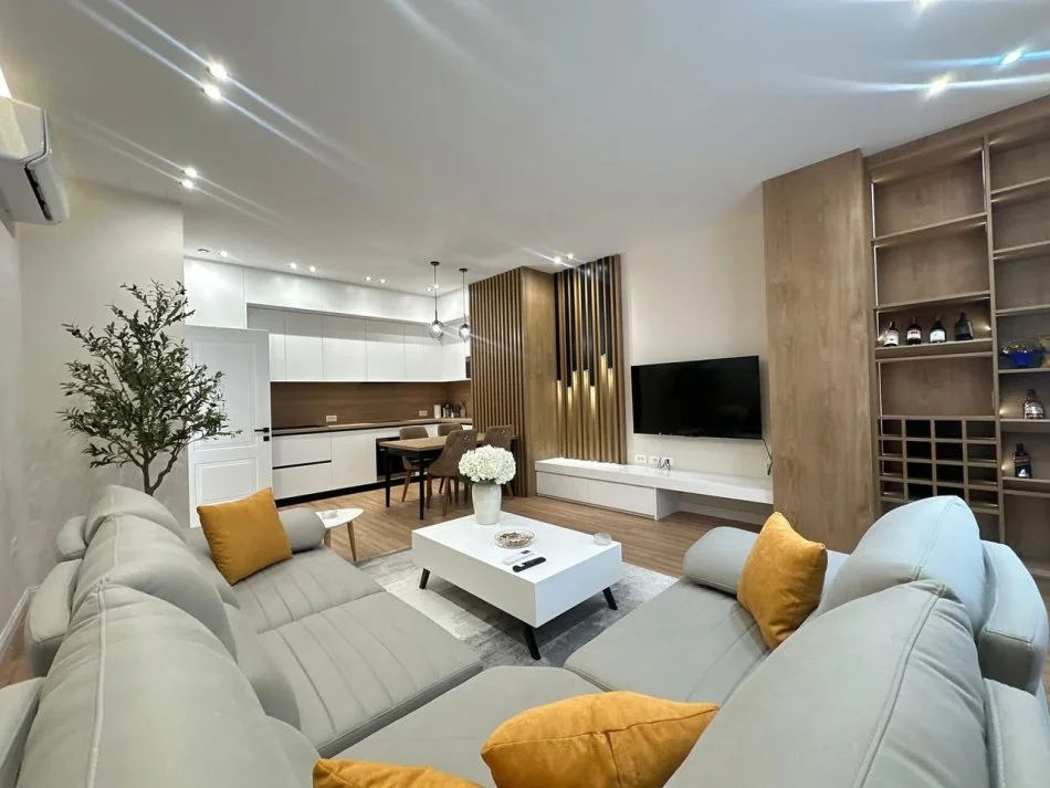 Tirane, jap me qera apartament 1+1+Ballkon Kati 5, 62 m² 800 € (Vasil Shanto)