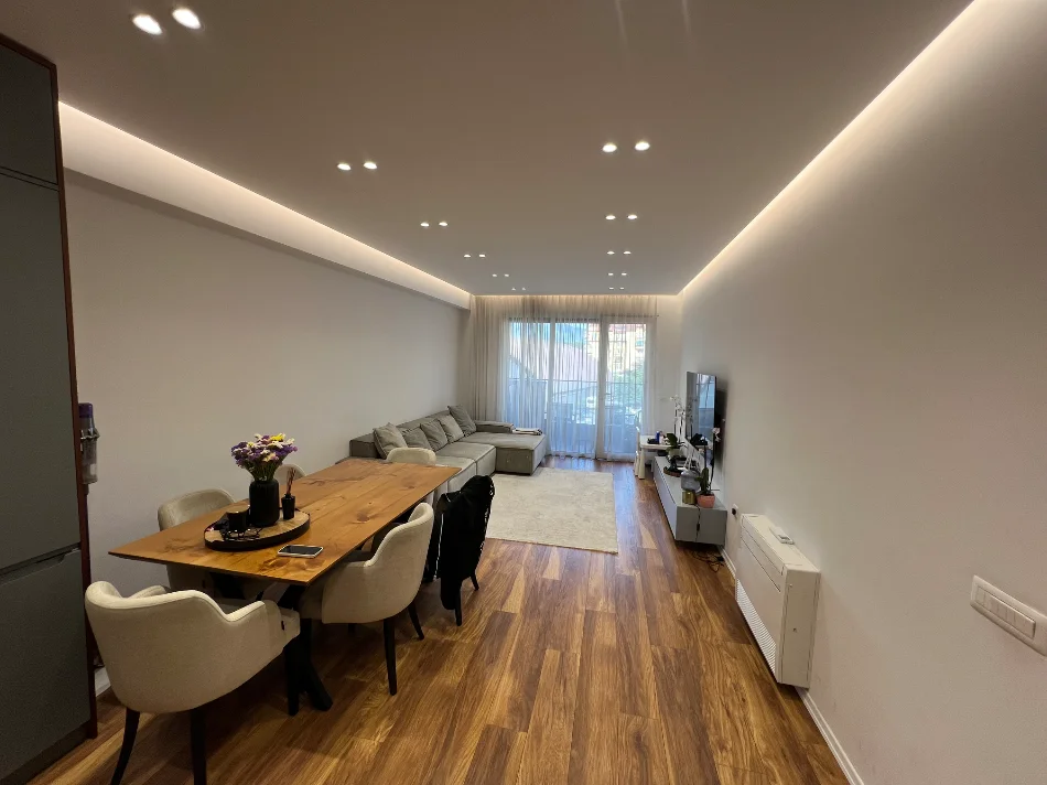 Tirane, jepet me qera apartament 2+1+Ballkon Kati 3, 128 m² 1.200 € (Parku Olimpik)