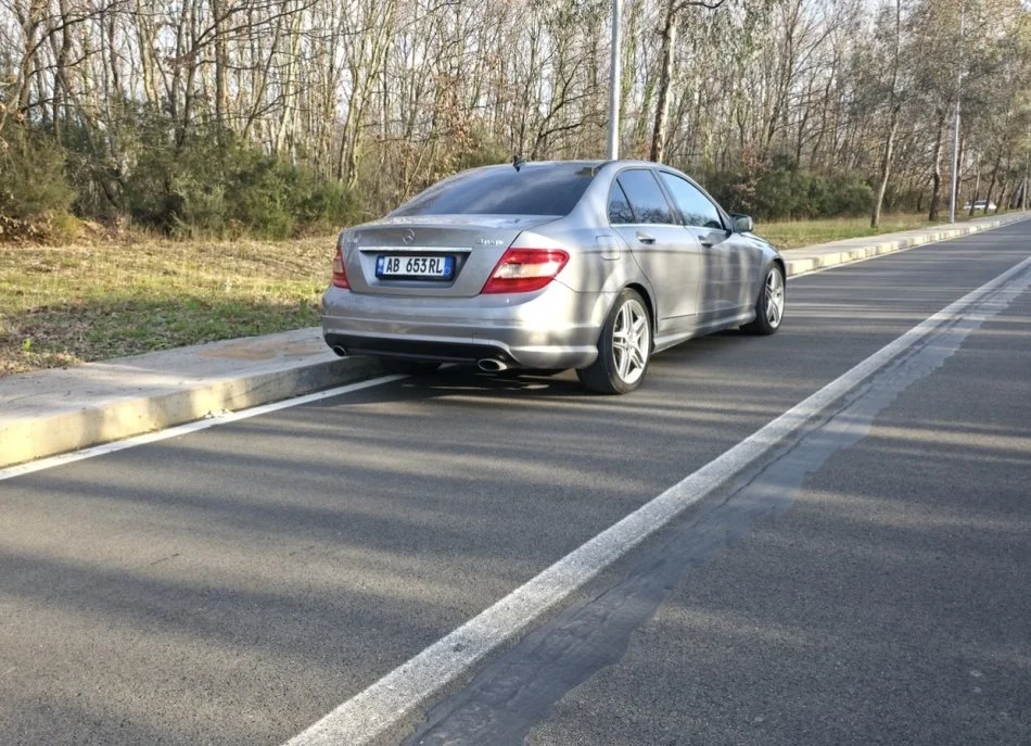 Tirane, shes makine Mercedes-Benz C300 4MATIC 2011 Benzin+Gaz, gri e erret automatik Kondicioner 246.000 km 5.800 €