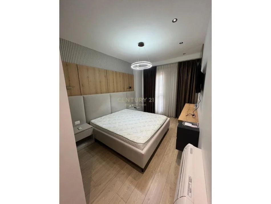 Tirane, jepet me qera apartament 2+1 Kati 18, 120 m² 1.500 € 