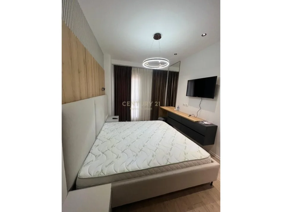 Tirane, jepet me qera apartament 2+1 Kati 18, 120 m² 1.500 € 