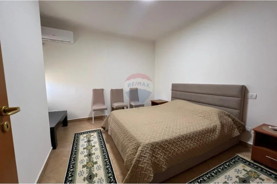 Tirane, jepet me qera 2+1 , 110 m² 800 € (Rruga e Kavajes)
