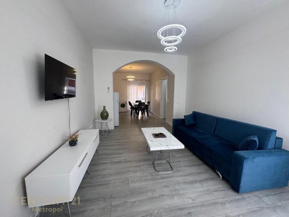 Tirane, jepet me qera apartament 1+1 Kati 1, 60 m² 550 € 