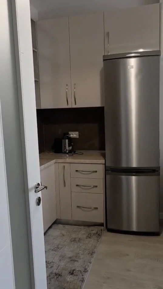 Tirane, jepet me qera apartament 1+1+Ballkon Kati 6, 60 m² 450 € (Big Pjata , Astir)