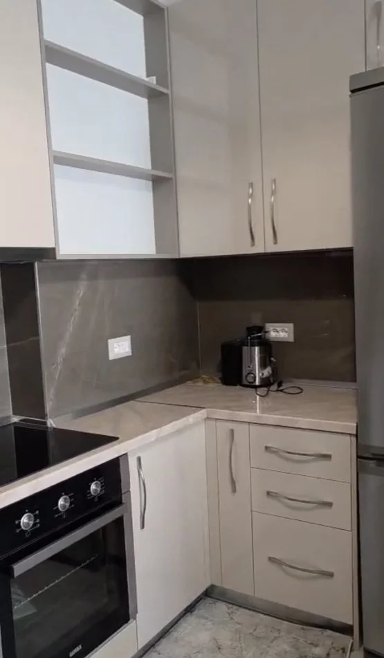 Tirane, jepet me qera apartament 1+1+Ballkon Kati 6, 60 m² 450 € (Big Pjata , Astir)