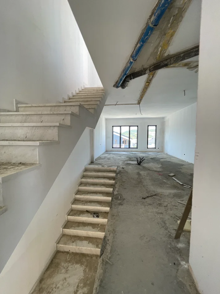 Tirane, shitet apartament duplex 3+1+Aneks+Ballkon Kati 1, 198 m² 440.000 € (Piccadilly Residence)
