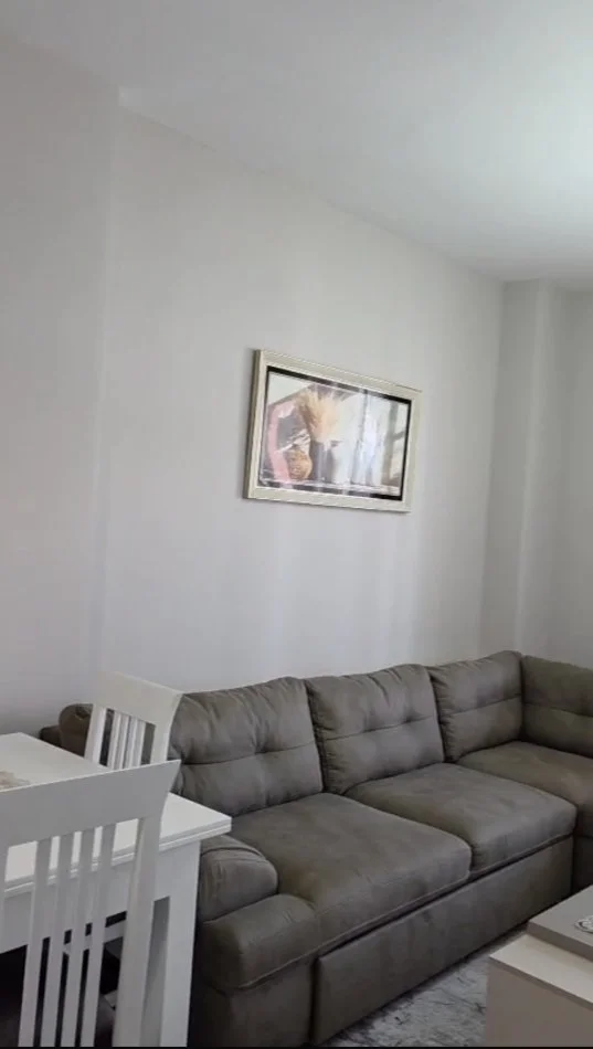 Tirane, jepet me qera apartament 1+1+Ballkon Kati 6, 60 m² 450 € (Big Pjata , Astir)