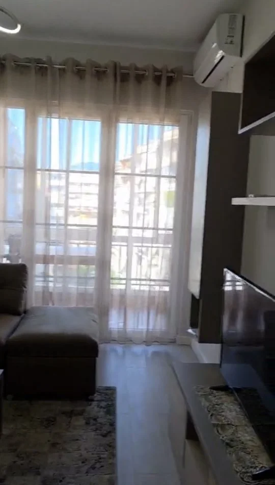 Tirane, jepet me qera apartament 1+1+Ballkon Kati 6, 60 m² 450 € (Big Pjata , Astir)