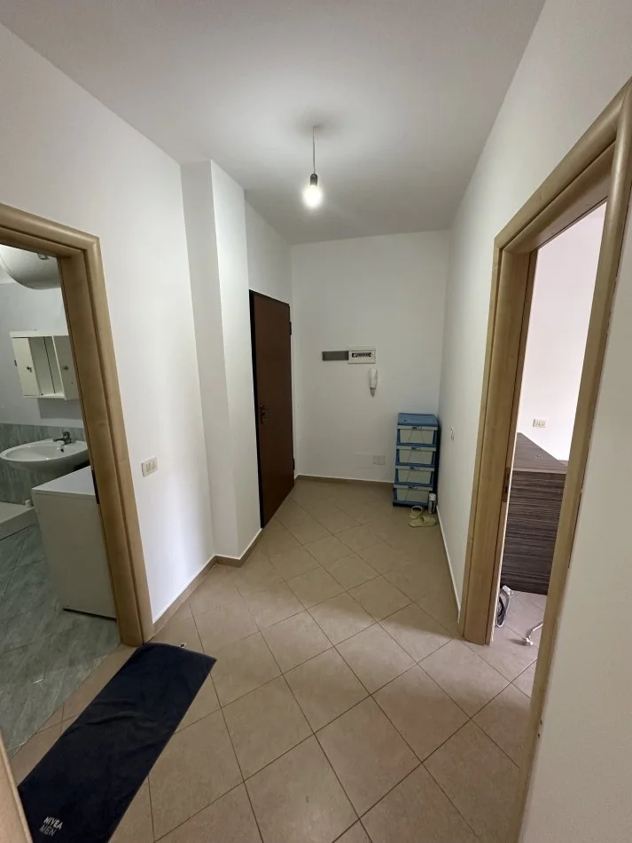Tirane, jepet me qera apartament 1+1 Kati 6, 75 m² 400 € (Vila L Astir mbrapa Bar Sorriso)