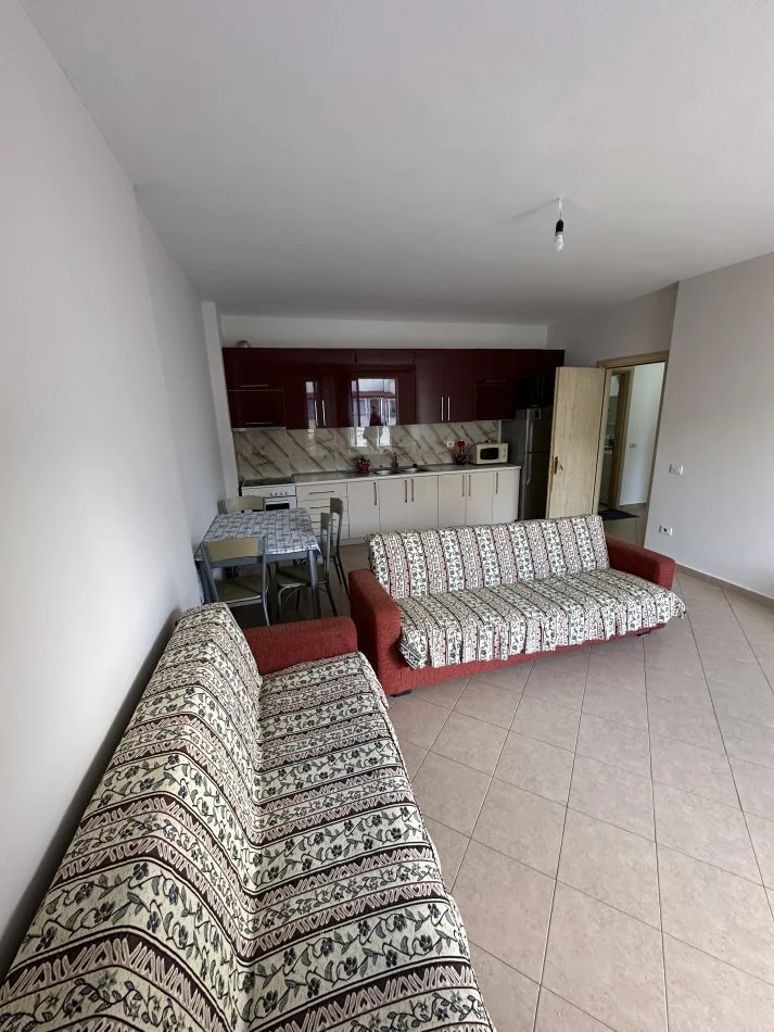 Tirane, jepet me qera apartament 1+1 Kati 6, 75 m² 400 € (Vila L Astir mbrapa Bar Sorriso)