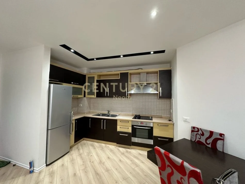 Tirane, shitet apartament 2+1 Kati 2, 107 m² 145.000 € (Yzberisht, perball Grand Galerise)