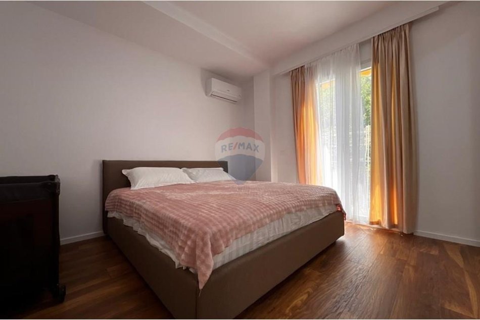 Tirane, jepet me qera apartament 1+1 Kati 3, 80 m² 550 € (Xibraku)