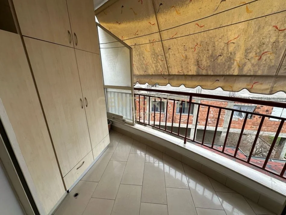 Tirane, shitet apartament 2+1 Kati 2, 107 m² 145.000 € (Yzberisht, perball Grand Galerise)