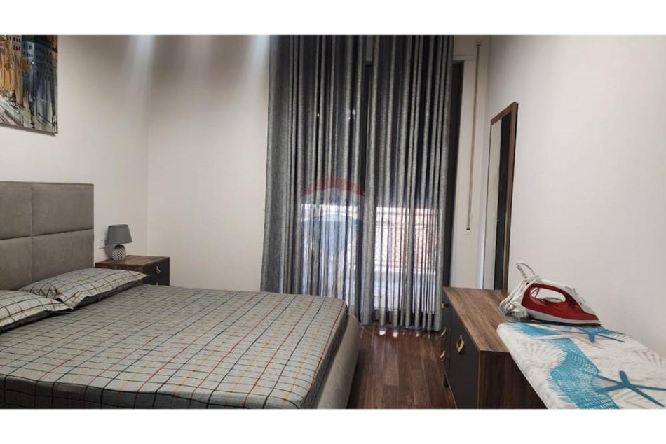 Tirane, jepet me qera apartament 1+1 , 78 m² 800 € (Delijorgji)