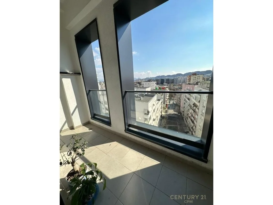 Tirane, jepet me qera apartament 2+1 Kati 10, 110 m² 850 € 