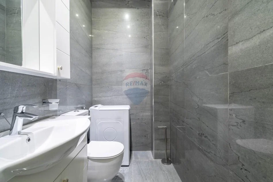 Sarande, shitet 3+1 , 87 m² 270.000 € (Rruga Butrinti)