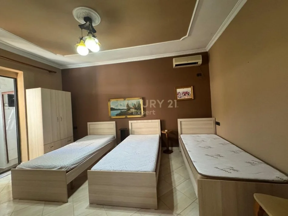 Tirane, jepet me qera apartament 1+1 Kati 1, 80 m² 550 € 