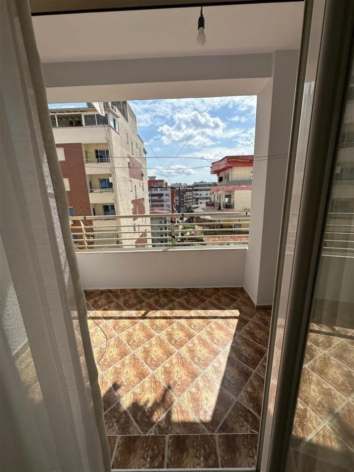 Tirane, jepet me qera apartament 2+1+Ballkon Kati 7, 110 m² 500 € (Astir , Market Jata)