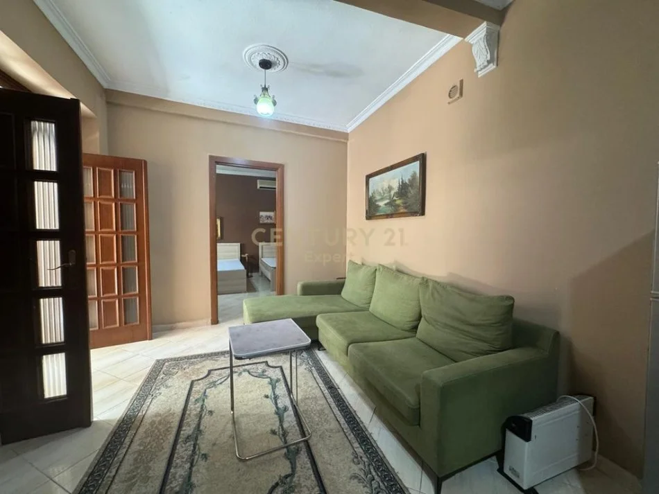 Tirane, jepet me qera apartament 1+1 Kati 1, 80 m² 550 € 