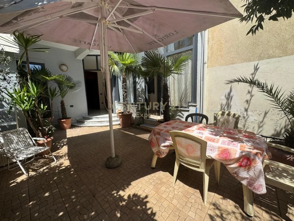 Tirane, jepet me qera apartament 1+1 Kati 1, 80 m² 550 € 