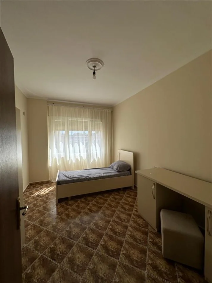 Tirane, jepet me qera apartament 2+1+Ballkon Kati 7, 110 m² 500 € (Astir , Market Jata)