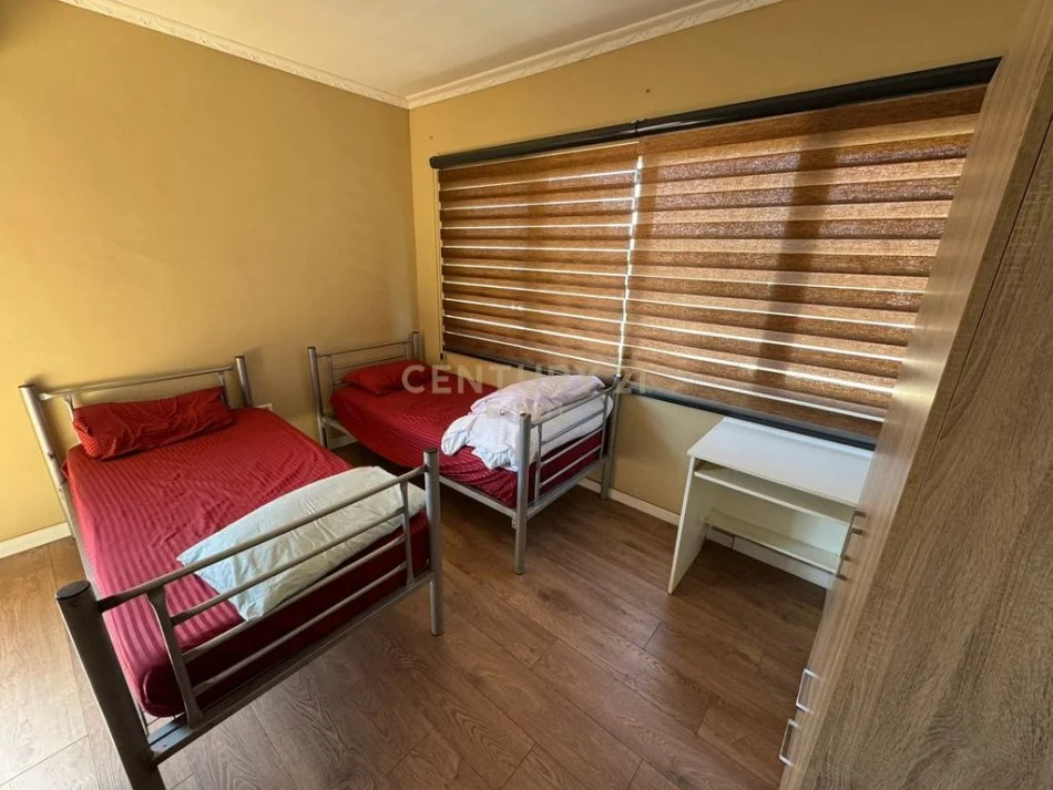 Tirane, jepet me qera apartament 2+1 Kati 2, 150 m² 600 € 