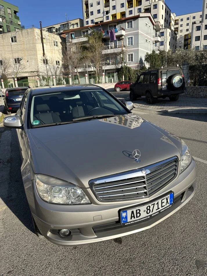 Tirane, shes makine Mercedes C Class 200 Nafte, gri metalizato manuale Klima 6.700 €
