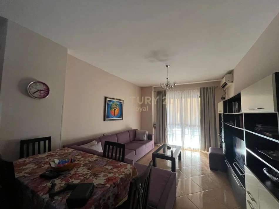 Tirane, jepet me qera apartament 1+1 Kati 8, 72 m² 480 € 
